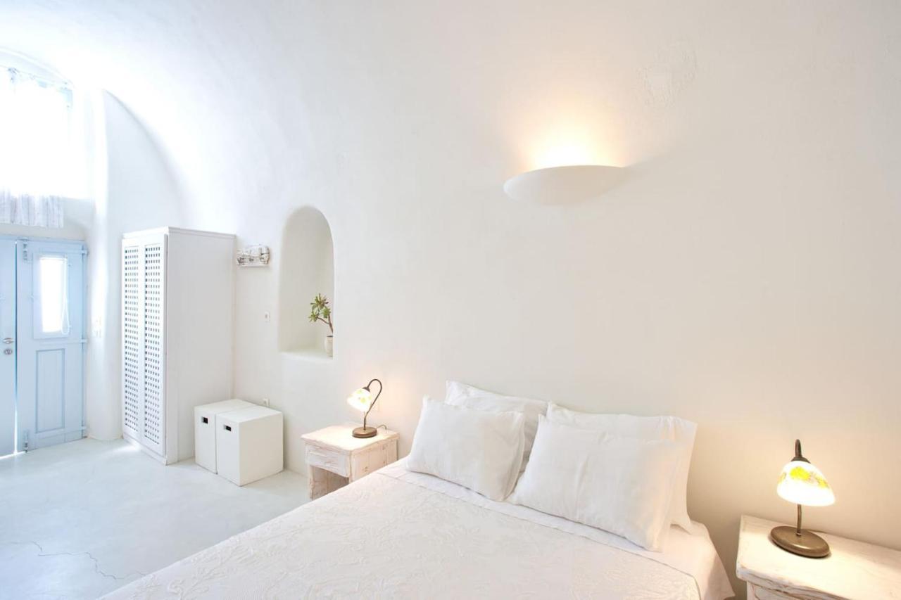 Вилла Christina'S Cave House Тира Экстерьер фото