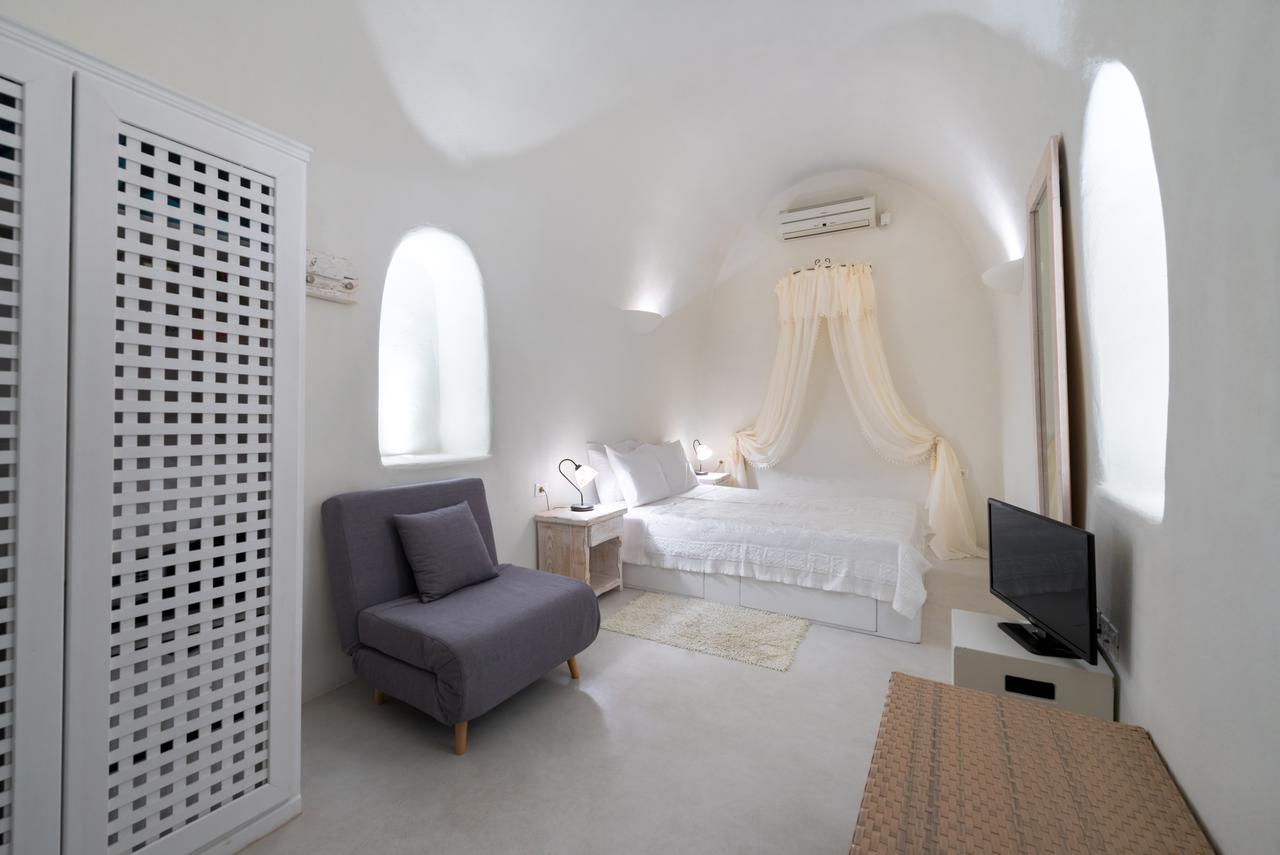 Вилла Christina'S Cave House Тира Экстерьер фото